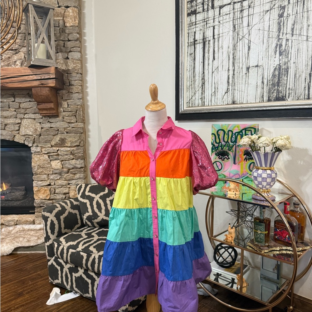 Brand: Queen of Hearts 👑
Color: Rainbow with pink selves 💕
Size: Medium